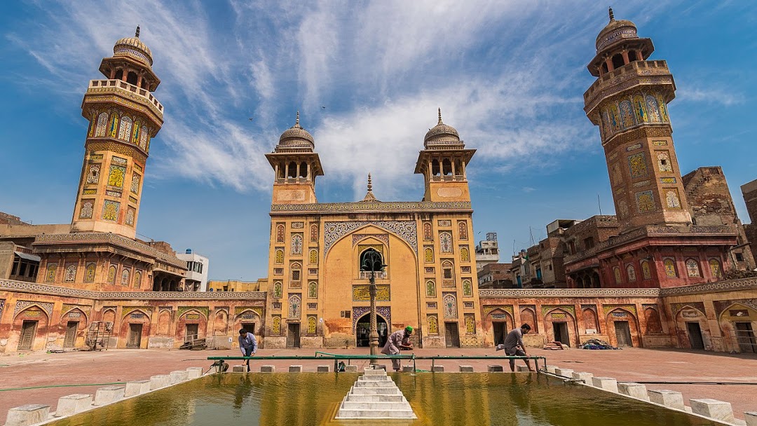 3.	Wazir Khan Mosque 